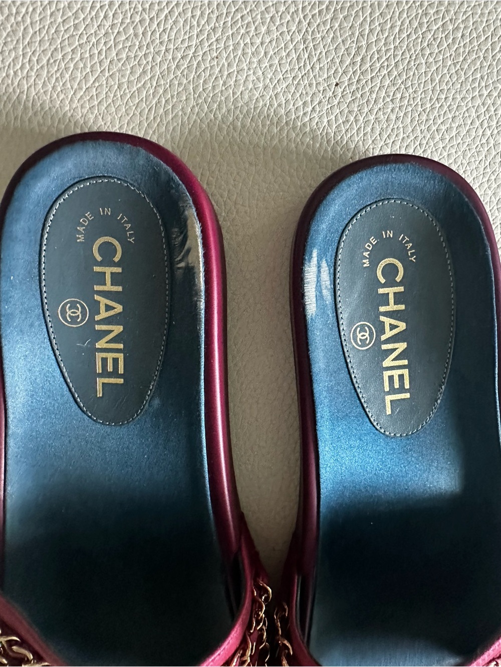 Chanel Gold Chain Tropiconic CC Slides in Dark Fuschia- Size EU 39 - Picture 13 of 13